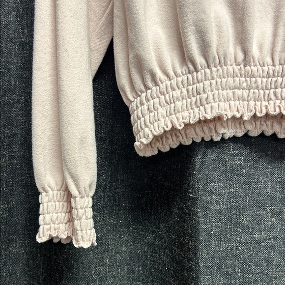 Levi's Women's Light Pink Sweatshirt - Picture 3 of 4